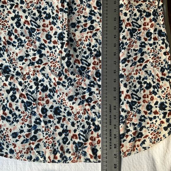 Spin USA Women’s Short Sleeve Blouse size XL, Leopard White Blue Red - Picture 4 of 8